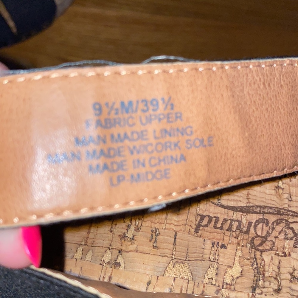 Lucky Brand Black Cork Studded Platform Wedges - Picture 8 of 8